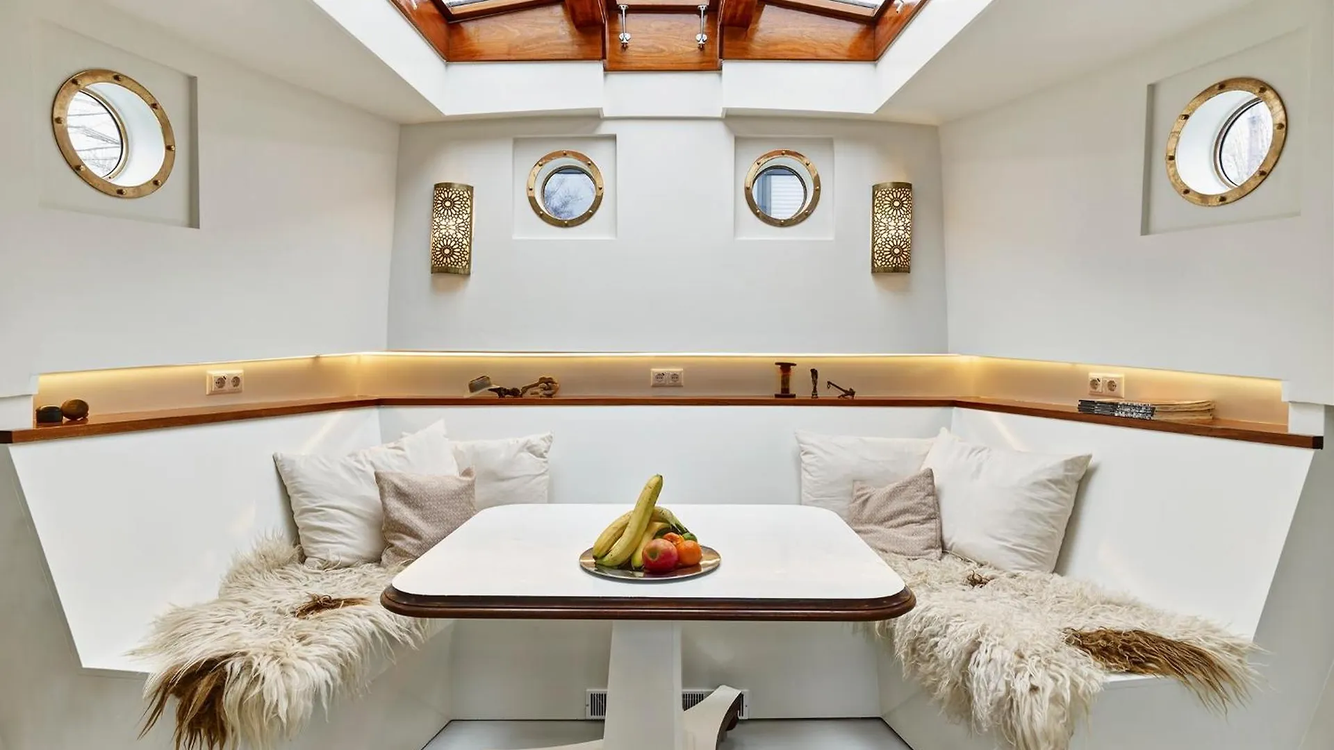 Your Houseboat Amsterdam