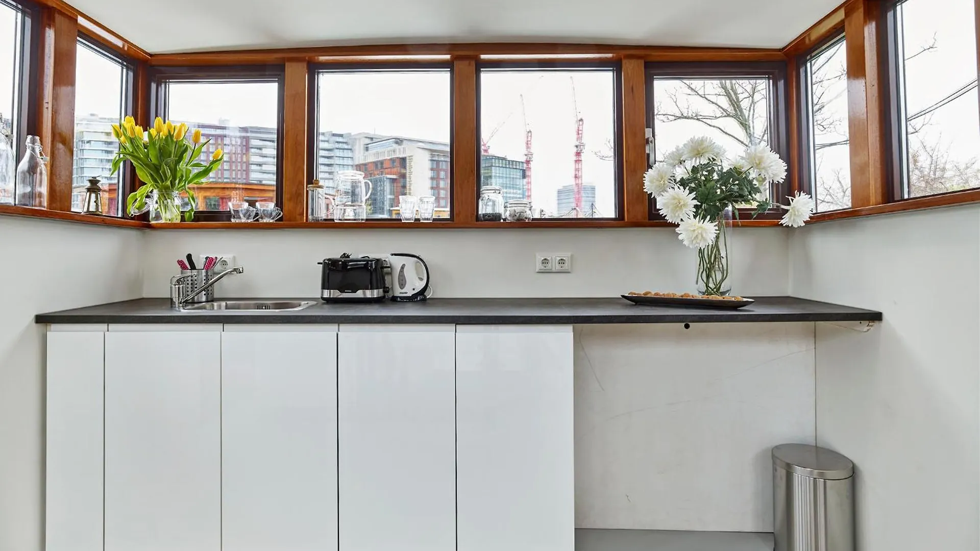 Your Houseboat Amsterdam